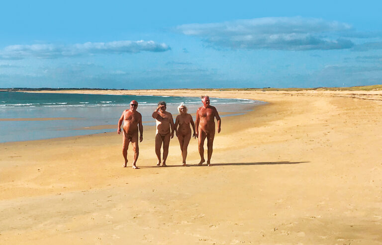 Club Naturiste de Bretagne Sud / La Pinède**