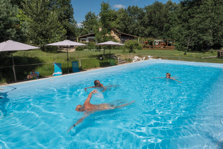 Camping Naturiste Le Coteau de l’Herm**